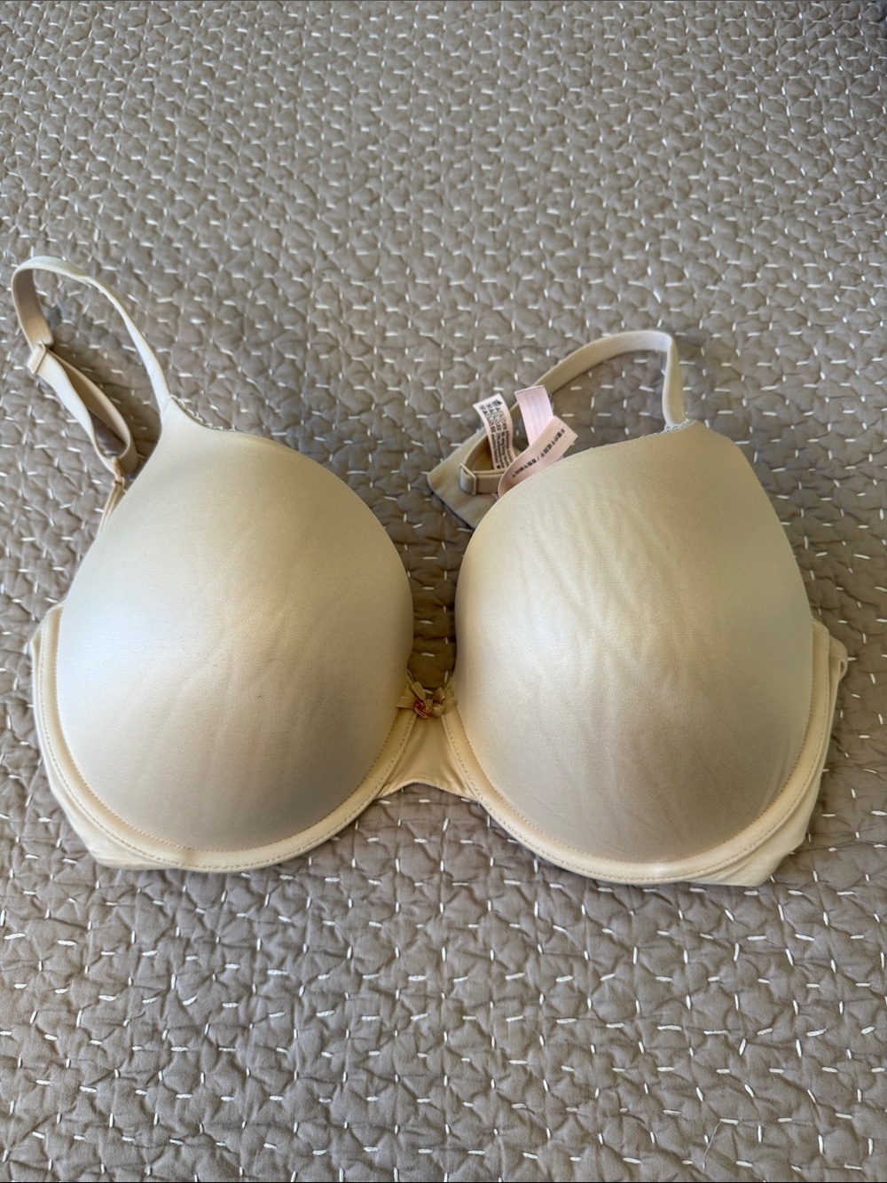 Victoria's Secret Cream Smooth T-Shirt Bra-Padded
